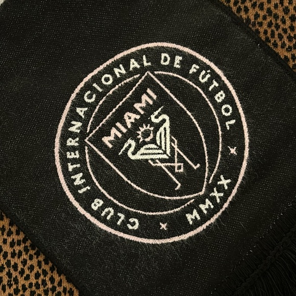 Club Internacional de Futbol MIAMI Inaugural Season pink black scarf - Picture 3 of 5